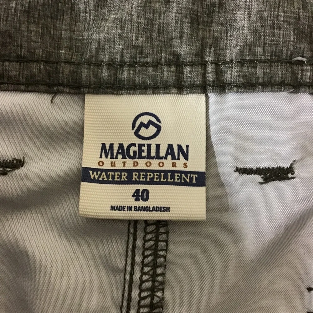 Magellan Outdoors Mens Gray Water Repellent Cargo‎ Shorts Size 40